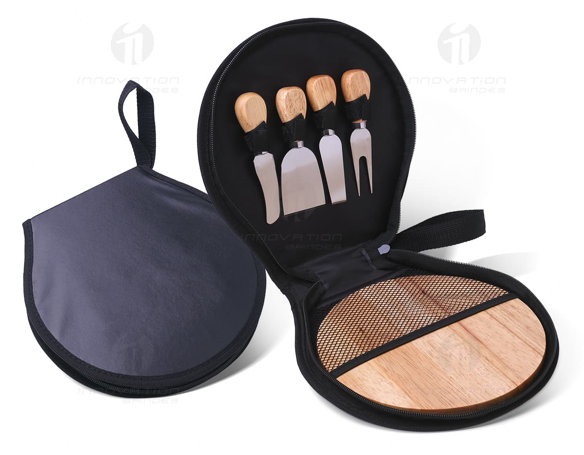 Kit Queijo - 12 peças para cortar, servir e saborear seu queijo com praticidade e estilo. Com facas, garfos e utensílios em aço inoxidável, este conjunto é perfeito para qualquer amante de queijos. Adquira já o seu e transforme suas refeições em momentos especiais!