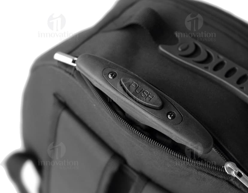 Mochila de Couro Suave para Viagem e Negócios. Modelo moderno e elegante, ideal para armazenar seus pertences com estilo. Acesse agora e adquira a sua mochila - 04.