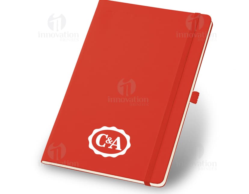 Moleskine 21x13,7 cm - o companheiro perfeito para suas anotações de negócios. Este caderno moderno e elegante é ideal para organizar suas ideias, projetos e tarefas do dia a dia. Com design personalizado e capa de couro, é o acessório indispensável para quem busca praticidade e estilo no ambiente de trabalho. Adquira já o seu!