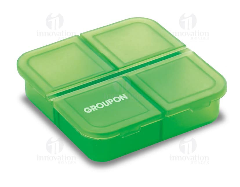Porta comprimidos plástico - Mantenha seus medicamentos organizados e seguros! Ideal para viagens e uso diário. Design moderno e prático, com capacidade para 04 comprimidos. Mantenha sua saúde em dia com esse acessório indispensável. Adquira o seu agora!