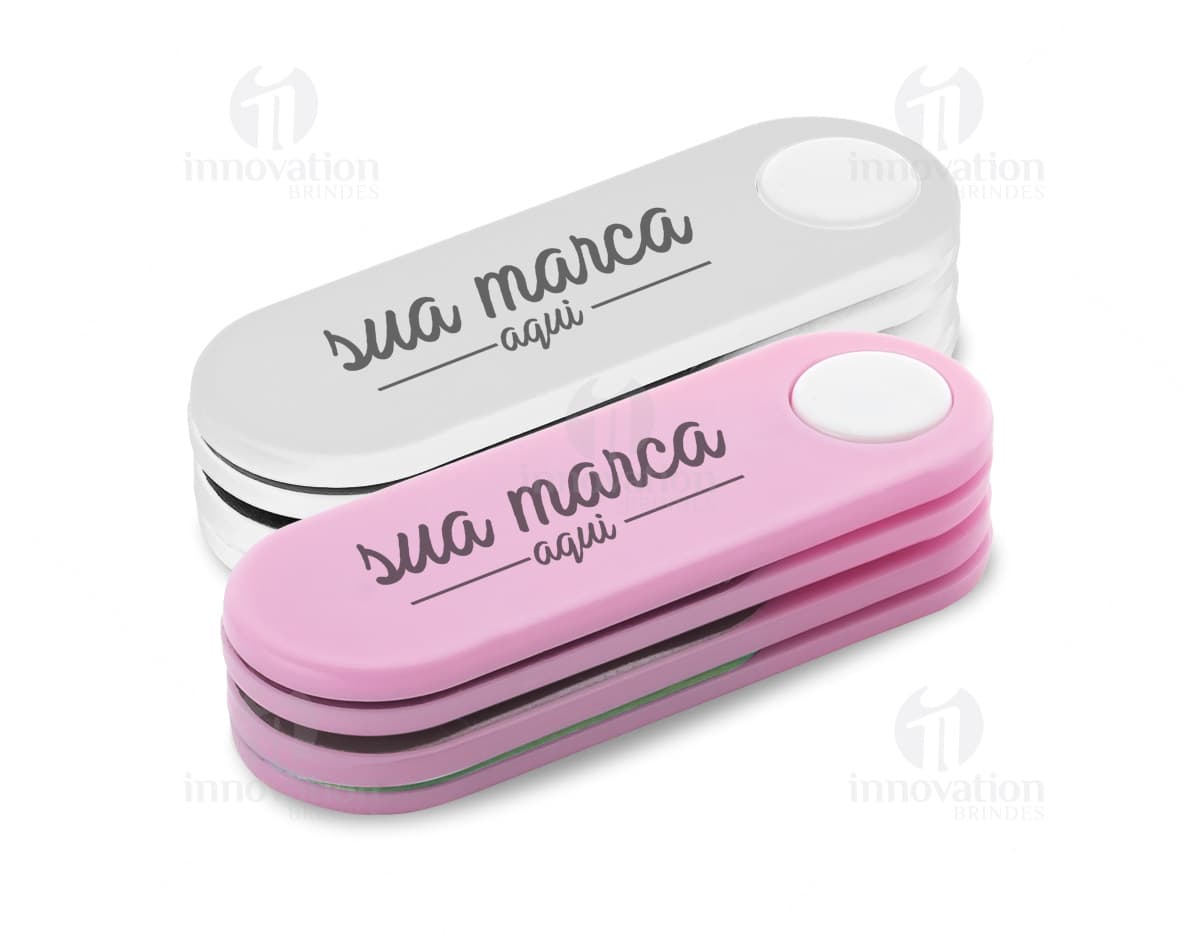 Kit de 4 Li xas - 01: mantenha suas unhas sempre impecáveis com este prático e colorido conjunto de 4 lixas. Ideal para cuidar da saúde e beleza das suas mãos em qualquer lugar. Adquira já o seu! #kitdeunhas #manicure #beleza #saude