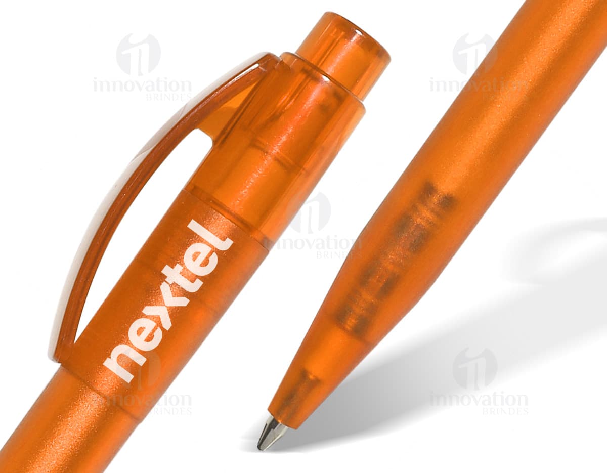 Caneta Plástica 108: a escolha perfeita para escrita de qualidade e criatividade. Ideal para uso escolar, escritório e desenho. Disponível em diversas cores vibrantes e duráveis. Adquira já a sua!
