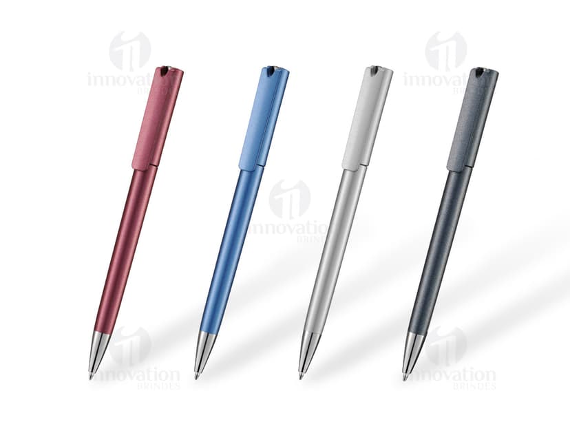 Caneta plástica - 110: Escreva com estilo e precisão com nossa caneta plástica de alta qualidade. Perfeita para uso no escritório, na escola ou em casa, esta caneta é a ferramenta ideal para suas necessidades de escrita. Adquira a sua hoje e adicione um toque de sofisticação ao seu dia a dia!
