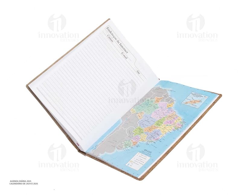 Agenda Diária 2025 em capa de couro preto, com páginas em branco e marcador de páginas vermelho.
