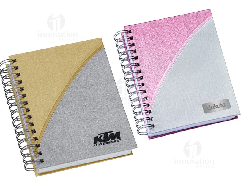 Agenda 2024 em couro preto - Organize seus compromissos com elegância e praticidade. Perfeita para o dia a dia no escritório ou na escola. Garanta já a sua!