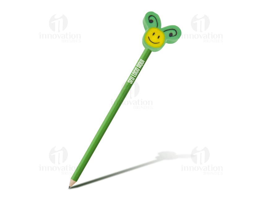 Lápis com borracha em destaque, com design colorido e florido. O lápis traz um desenho de uma girafa e elementos gráficos modernos, em um backdrop vibrante e alegre. Ideal para uso criativo em escritório, escola ou em casa.