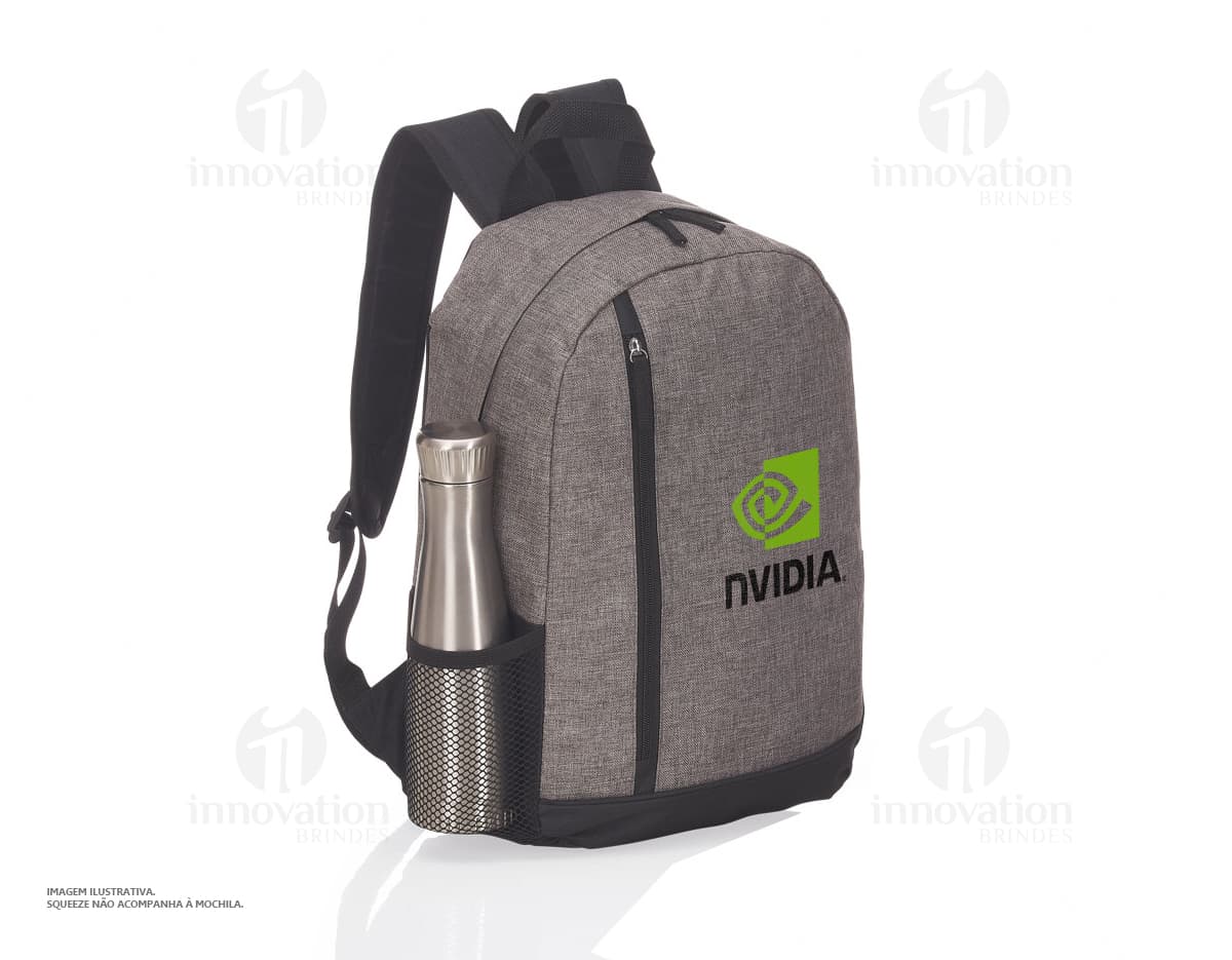 Mochila de couro preto moderna e elegante para viagens e negócios. Com design exclusivo, zipper resistente e alças confortáveis. Perfeita para quem busca estilo e praticidade. Aproveite a promoção!