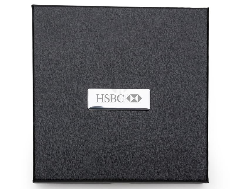 Kit Executivo 2 Peças de Luxo em Couro - Perfeito para o seu negócio! Acompanha agenda de papel de alta qualidade e caderno de notas em tecido de algodão. Ideal para reuniões e eventos corporativos. Incremente seu visual retro com este conjunto de alto padrão. Leve praticidade e sofisticação para o seu dia a dia com este item exclusivo. Compre agora e surpreenda-se!