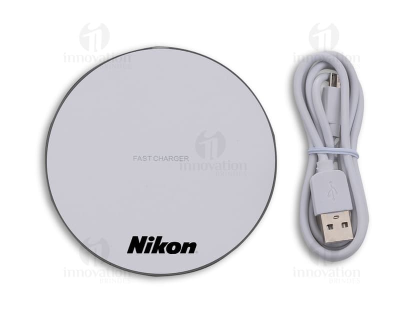 Carregador por indução: a tecnologia que vai facilitar o seu dia a dia. Com design moderno e prático, este carregador é o acessório ideal para o seu desktop. Mantenha seus dispositivos sempre carregados de forma rápida e eficiente. Aproveite a liberdade sem fios e a facilidade de uso deste carregador por indução. Garanta já o seu e simplifique sua vida digital!