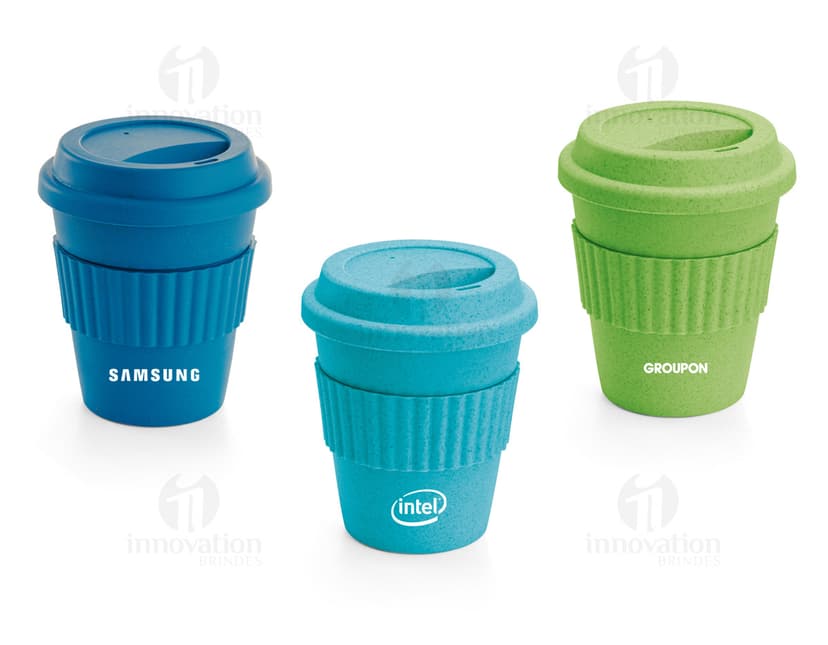Copo de viagem descartável para café, ideal para seu dia a dia! Feito em plástico resistente, leve e prático. Perfeito para armazenar sua bebida favorita. Adquira já o seu e aproveite!
