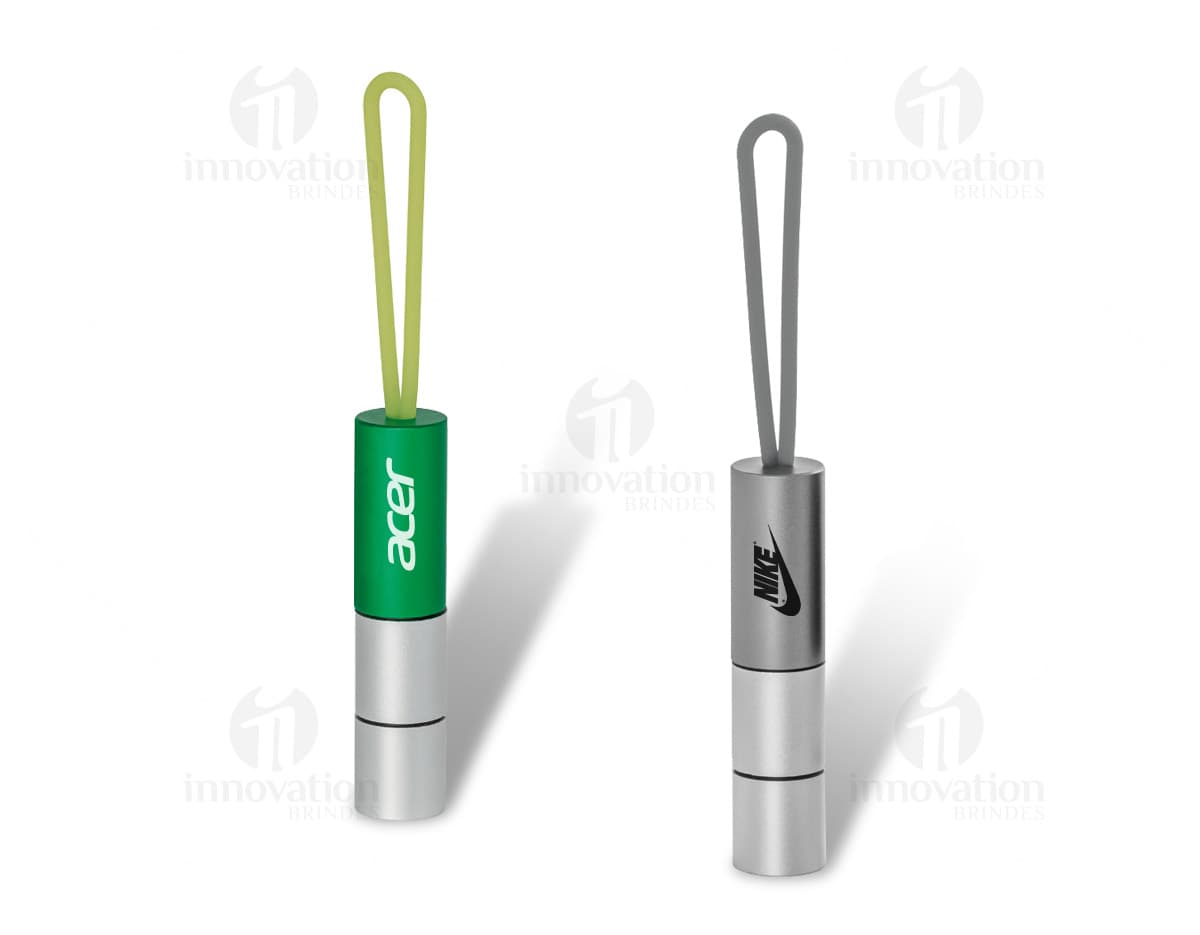 Chaveiro de metal prateado - Acessório brilhante e resistente para os seus brindes. Perfeito para aumentar a visibilidade da sua marca com estilo e durabilidade. Ideal para empresas do ramo de tecnologia, negócios e saúde. Adquira já o seu!