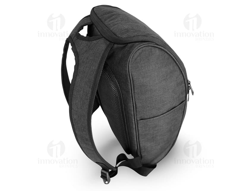 Mochila para notebook preta em couro - Acessório moderno e elegante para proteger seu equipamento com segurança. Ideal para negócios e escritório. Garanta já a sua!