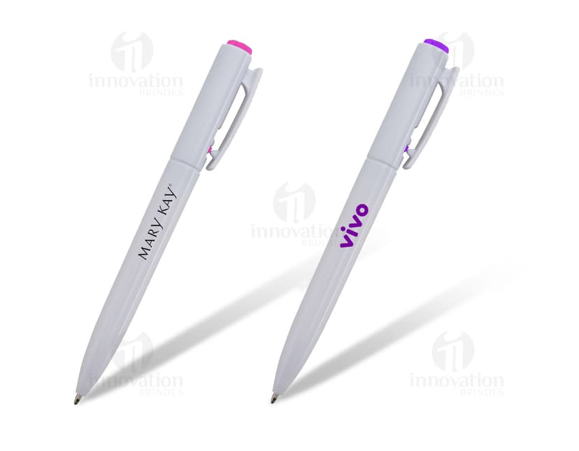 Caneta plástica para escrita em escritórios, escolas e negócios. Feita em metal prateado com design elegante e tinta preta de qualidade. Um instrumento essencial para assinar documentos, criar planos e tomar notas. Adquira já a sua!