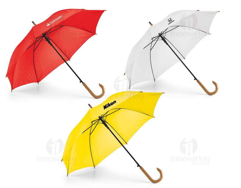 Guarda-chuva preto de nylon para proteção contra chuva e sol. Acessório fashion e seguro para qualquer estação. Design atraente e resistente. Compre agora! #guardachuva #proteção #acessório #fashion #segurança