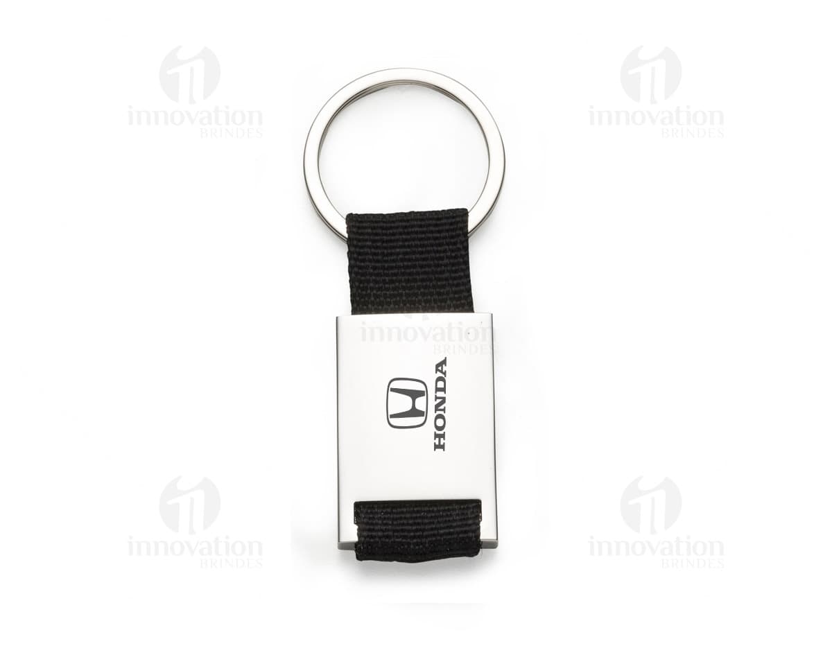 Chaveiro Metal com Nylon - Acessório moderno para manter suas chaves seguras e organizadas. Com design metálico e resistente, o chaveiro possui tecnologia de segurança e travamento, garantindo proteção e praticidade no dia a dia. Ideal para uso em negócios e escritórios, esse chaveiro é o símbolo da conexão entre elegância e funcionalidade. Adquira já o seu e tenha a chave para o sucesso sempre ao alcance das mãos!