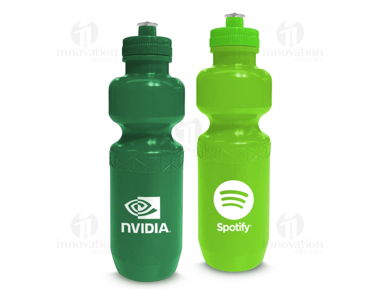 Imagem de um squeeze plástico de 750ml, perfeito para manter-se hidratado durante o dia. O design clean e moderno deste bottle de plástico é ideal para levar para o trabalho, academia ou passeios. Garanta já o seu squeeze de qualidade, prático e sustentável. Não perca essa oportunidade!