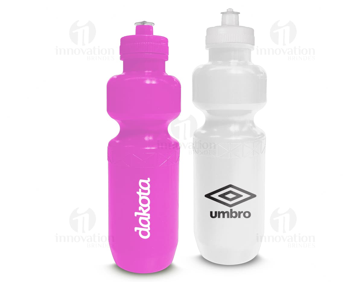 Squeeze Plástico 750ml - Garrafa prática e versátil para transportar líquidos de forma segura e higiênica. Ideal para atividades esportivas, viagens ou uso diário. Feito em plástico resistente, fácil de limpar e livre de produtos químicos. Leve e compacto, cabe em qualquer bolsa ou mochila. Adquira já o seu squeeze plástico 750ml e mantenha-se hidratado em qualquer lugar!