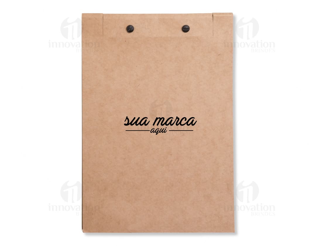 Pasta de convenção em papel reciclável e adesivo, ideal para armazenar documentos e materiais de trabalho. Caixa vazia, quadrada e pronta para ser preenchida com suas pastas e cadernos. Organize-se com estilo e praticidade! Compre já a sua.