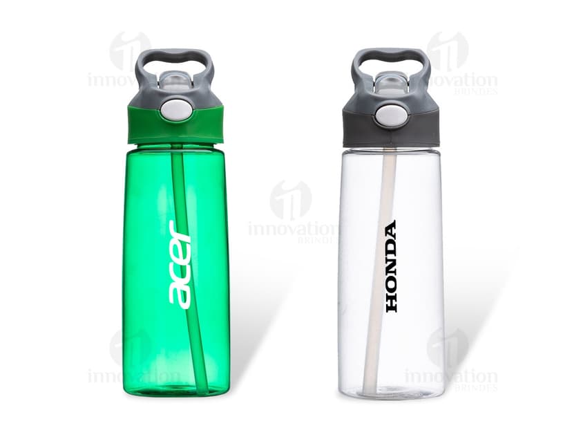Squeeze Plástico 650ml - Garanta sua hidratação diária com praticidade e estilo! Feito em plástico resistente, este squeeze é ideal para levar água ou sucos para o trabalho, academia ou passeios. Com capacidade de 650ml, é perfeito para quem busca saúde e bem-estar. Aproveite!