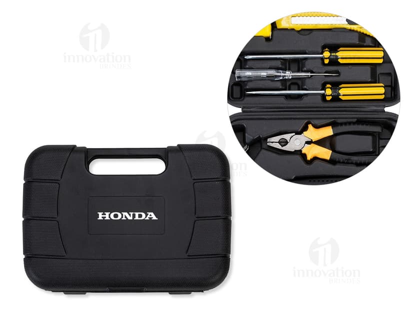 Kit ferramenta 8 peças em um moderno maleta de couro preta. Equipamento de alta tecnologia e qualidade, ideal para negócios e escritório. Perfeito para armazenar e transportar seus dispositivos eletrônicos com segurança. Não perca essa oportunidade de adquirir um acessório essencial para sua rotina de trabalho.