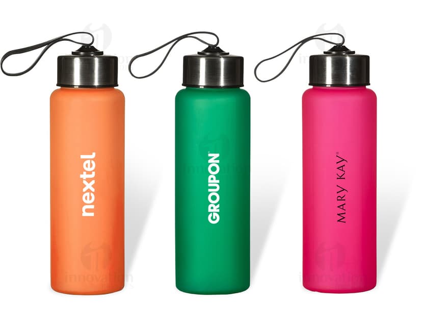 Squeeze Plástico 680ml para Hidratação Diária. Ideal para levar seus produtos de higiene e beleza líquidos com praticidade e segurança. Garanta sua frescura e saúde em qualquer lugar. Escolha o melhor para sua rotina de cuidados pessoais.