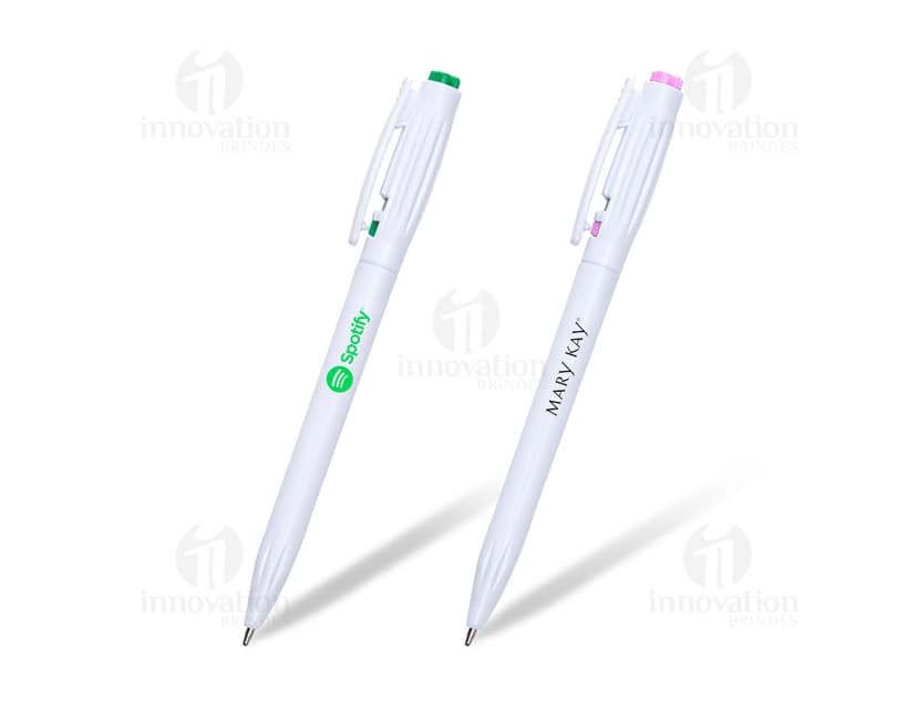 Caneta plástica preta de alta qualidade para escrita suave e precisa. Perfeita para uso no escritório, escola ou negócios. Feita de material resistente e durável. Adquira já a sua!