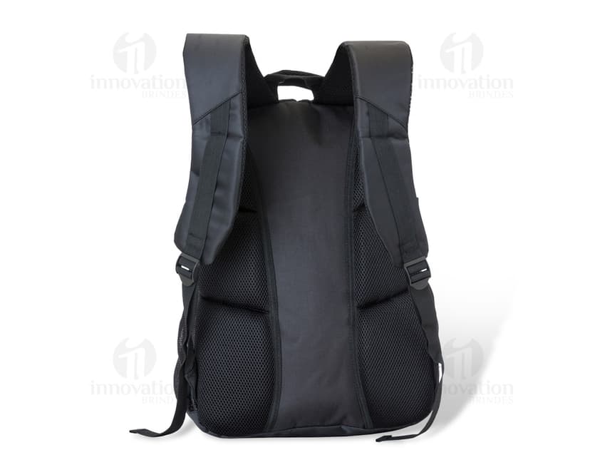 Mochila para notebook em couro de alta qualidade, perfeita para profissionais modernos. Com alça confortável e design clássico, é o acessório ideal para transportar seu equipamento com segurança e estilo. Prática e elegante, essa bolsa para notebook é um item indispensável para o dia a dia de negócios.