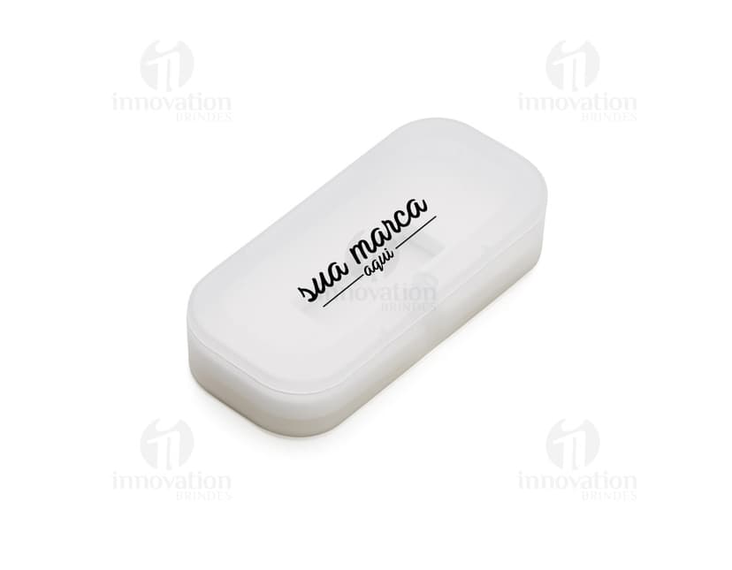 Estojo para pen drive pico preto - Proteja e transporte seu dispositivo eletrônico com praticidade e segurança. O acessório perfeito para manter seu pendrive limpo e organizado. Ideal para uso no escritório, em viagens ou em casa. Adquira já o seu!