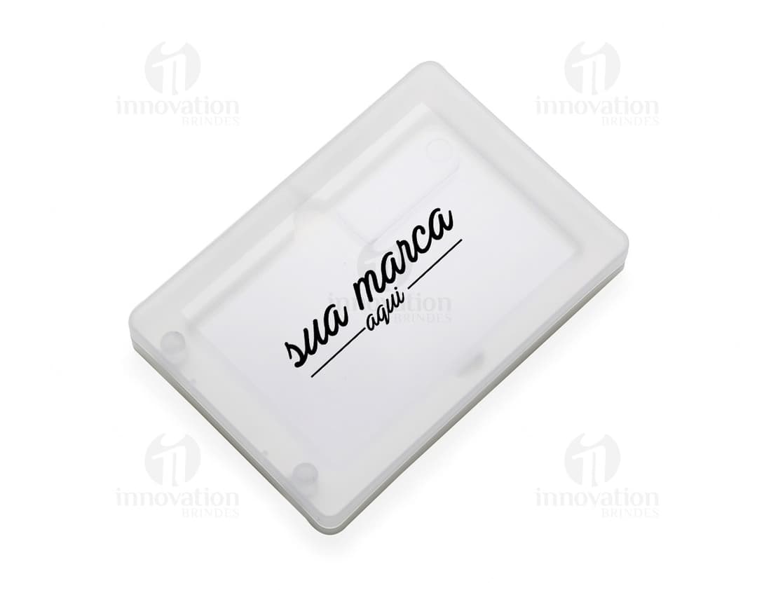 Estojo para pen card: mantenha seus dados protegidos com estilo e praticidade. Ideal para quem busca organização e segurança para suas informações. Perfeito para ambientes business, modernos e tecnológicos. Garanta já o seu!