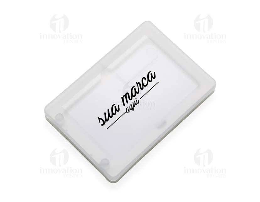 Estojo para Pen Card - Organize com estilo seus acessórios de tecnologia. Este estojo moderno e prático é ideal para guardar seu pen card com segurança. Perfeito para manter seus dados sempre à mão. Garanta o seu!