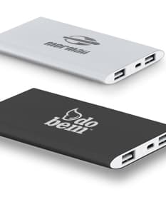 Power Bank 7600 mAh preto com design moderno, ideal para carregar dispositivos eletrônicos como celulares, tablets e laptops. Compacto e portátil, possui capacidade de armazenamento de energia com entrada USB, perfeito para uso em viagens, escritório ou em casa. Ótima opção para manter seus aparelhos carregados durante o dia a dia.