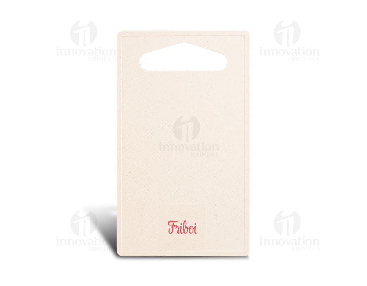 Ilustração de uma Tábua de Corte em plástico branco, design clean e vazio. Ideal para personalização com sua marca ou logo. Perfeita para uso em eventos corporativos e como brinde promocional. Compre já a sua!