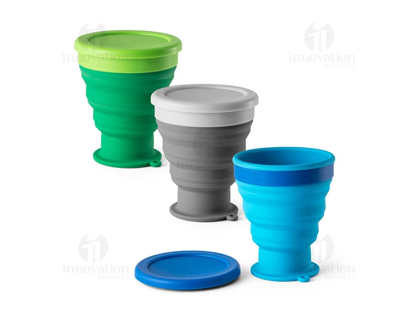 Copo Dobrável 400ml - Ideal para manter-se hidratado durante o dia. Feito de plástico resistente, leve e prático. Perfeito para levar a qualquer lugar. Economize espaço e cuide da sua saúde. Adquira já o seu!