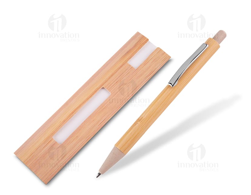 Caneta de bambu para escrita suave e ecológica. Perfeita para uso no escritório, na escola ou em casa. Feita de material sustentável, proporciona uma experiência de escrita criativa e sem agredir o meio ambiente. Adquira já a sua!