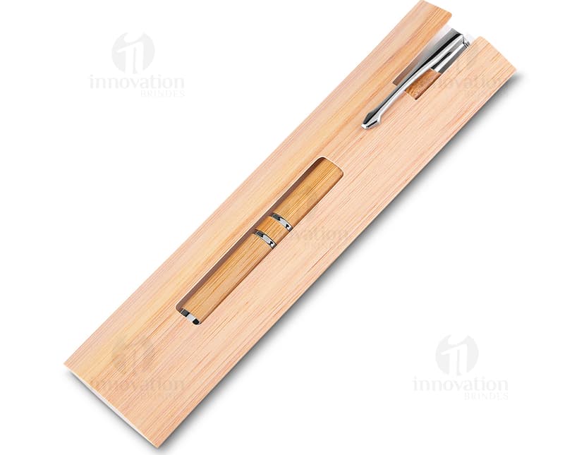 Caneta de bambu ideal para escrita suave e confortável. Perfeita para uso no escritório, na escola ou em casa. Feita de material sustentável, perfeita para quem se preocupa com o meio ambiente. Com essa caneta, você vai garantir uma escrita limpa e precisa em qualquer lugar. Escolha a qualidade da escrita e a sustentabilidade do bambu!