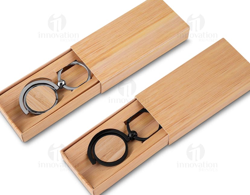 Chaveiro brilhante e elegante para a sua marca. Perfeito para presentear clientes e funcionários. Mantenha sua marca sempre em destaque!