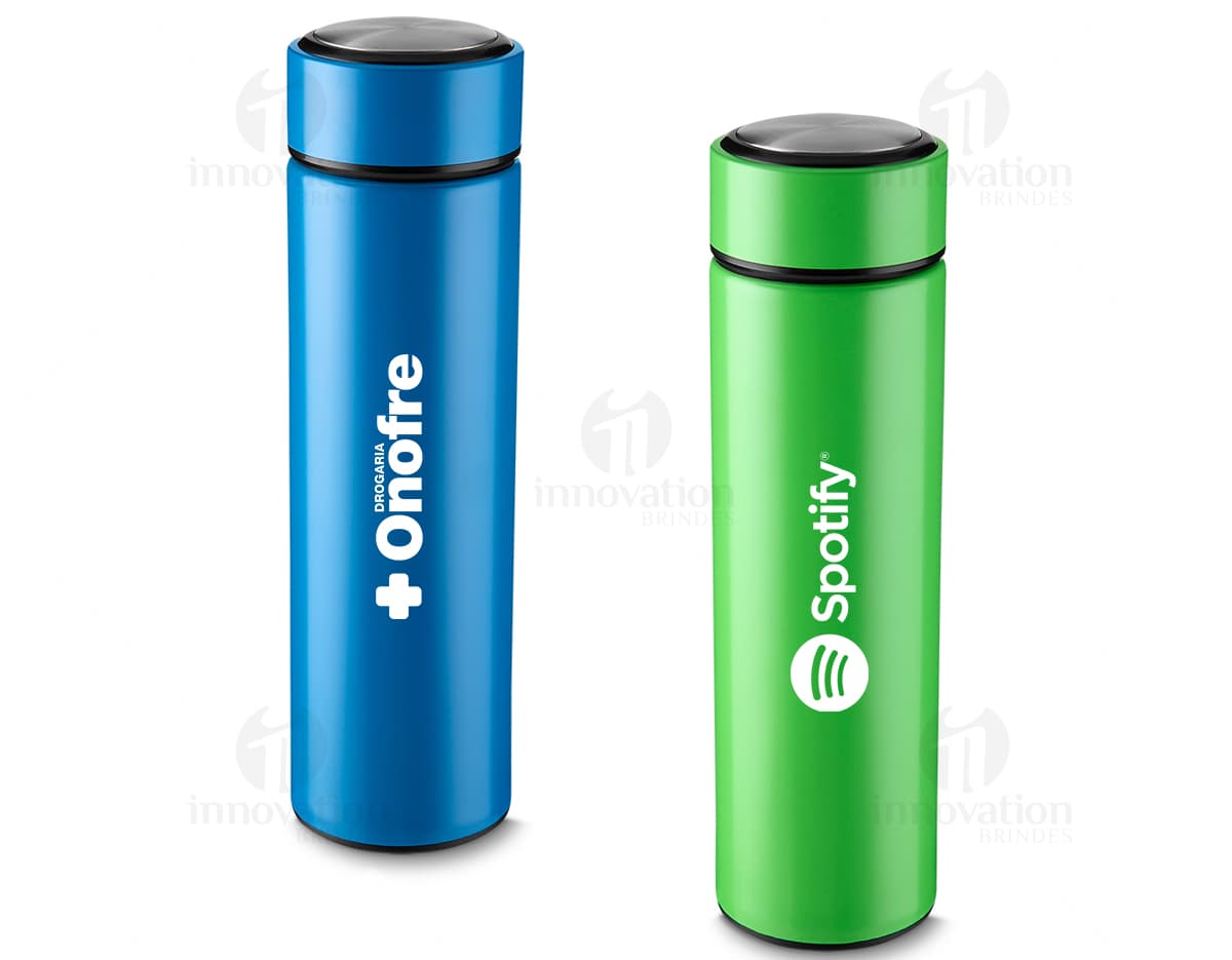 Garrafa Térmica 450ml - Mantenha suas bebidas favoritas na temperatura ideal com essa garrafa térmica de 450ml. Ideal para o dia a dia, viagens e atividades ao ar livre, mantendo sua bebida quente ou fria por horas. Prática, resistente e com design elegante, a garrafa térmica é o acessório perfeito para cuidar da sua saúde e bem-estar. Adquira já a sua!