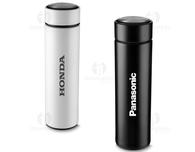 Garrafa Térmica 450ml: mantenha suas bebidas favoritas sempre na temperatura ideal com essa garrafa de design elegante. Perfeita para manter a hidratação durante o dia a dia ou nos momentos de lazer. Ideal para quem preza por praticidade e qualidade. Adquira já!