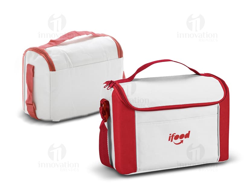 Bolsa térmica 8 litros em couro sintético com alça ajustável e design moderno. Ideal para viagens de negócios ou passeios. Mantenha seus alimentos e bebidas na temperatura ideal. Acessório prático e elegante para o dia a dia. Compre já a sua!