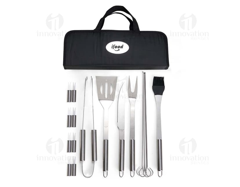 Kit churrasco 17 peças para churrasqueiros modernos e apaixonados por tecnologia. Este conjunto incrível é portátil, seguro e sem fio, proporcionando praticidade e facilidade no preparo de deliciosas refeições ao ar livre. Composto por equipamentos de alta qualidade e design moderno, é o acessório perfeito para garantir um churrasco de sucesso. Ideal para um churrasco de negócios, viagens ou momentos em família. Adquira já o seu e surpreenda seus convidados!