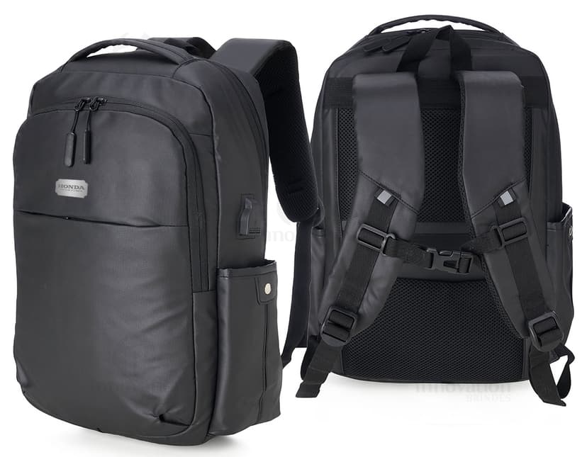 Mochila em Couro Sintético - Perfeita para quem busca estilo e praticidade em suas viagens. Com alça ajustável e zíper, é o acessório ideal para levar seus pertences com segurança e elegância. Garanta já a sua!