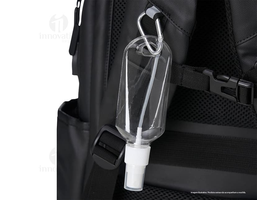 Mochila em couro sintético de alta qualidade, perfeita para te acompanhar em viagens ou no dia a dia. Com alça confortável e fecho em zíper, é um acessório prático e estiloso. Ideal para quem busca praticidade e elegância em um único item. Adquira já a sua!