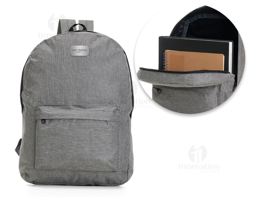 Mochila de 14 litros em couro retro, perfeita para um estilo casual e clássico. Ideal para usar no dia a dia, shopping ou negócios. Com design zipper e compartimento espaçoso para suas necessidades. Um acessório fashion e versátil para completar o seu look. Encomende já a sua!