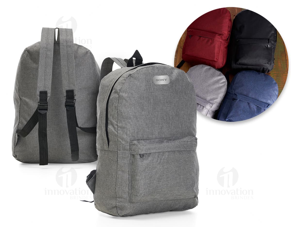 Mochila de 14 litros em couro, perfeita para os amantes de moda e estilo. Seja para o dia a dia casual ou para um look mais clássico, esta mochila é o acessório ideal. Com design retro e detalhes em zíper, é perfeita para levar seus pertences com praticidade e elegância. Ideal para quem busca uma bolsa versátil e de alta qualidade. Aproveite para adquirir a sua e arrase no visual!