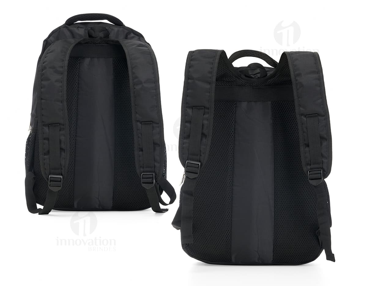 Mochila para notebook de couro moderna e prática. Ideal para transportar seu equipamento com segurança e estilo. Design contemporâneo, alça ajustável e fecho em zíper. Perfeita para negócios e uso diário. Acessório essencial para quem busca praticidade e elegância.