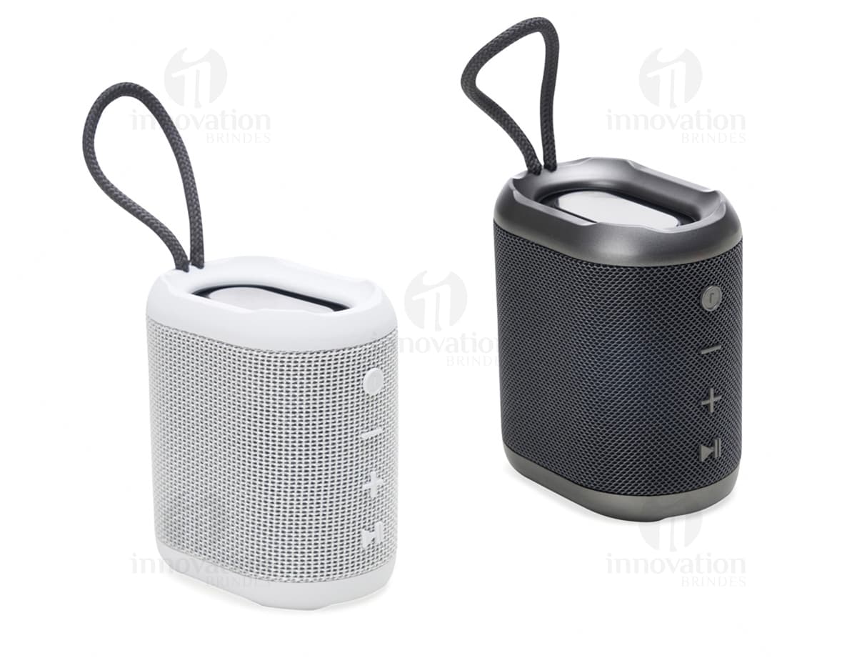 Caixa de som de alta qualidade, moderna e elegante. Equipamento eletrônico com tecnologia de ponta, design prateado e potência sonora incrível para você aproveitar ao máximo suas músicas. Aproveite a qualidade do som com essa caixa de som premium.