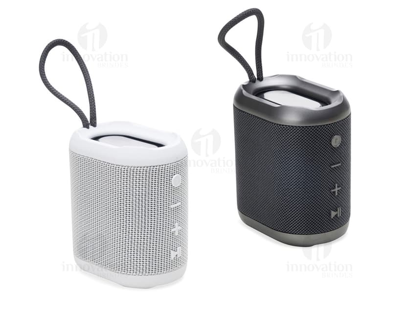 Caixa de som de alta qualidade, moderna e elegante. Equipamento eletrônico com tecnologia de ponta, design prateado e potência sonora incrível para você aproveitar ao máximo suas músicas. Aproveite a qualidade do som com essa caixa de som premium.