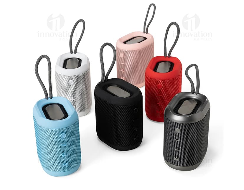 Caixa de som vintage preta em metal com design moderno e potente para uma experiência sonora imersiva. Perfeito para quem busca qualidade e estilo. Aproveite!