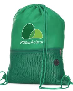 Sacola mochila em couro sintético preto - elegante e versátil, ideal para o seu dia a dia. Com fecho de fivela retrô e alças ajustáveis, é o acessório perfeito para quem busca estilo e praticidade. Fabricada em material resistente e seguro, é a opção ideal para transportar seus objetos com conforto. Adquira já a sua e garanta o máximo de proteção e estilo em suas atividades diárias!