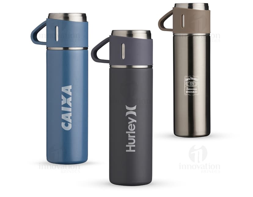 Garrafa térmica inox 450ml: mantenha suas bebidas na temperatura ideal por muito mais tempo! Feita de aço inoxidável, é resistente, durável e perfeita para te acompanhar no dia a dia. Ideal para quem ama praticidade e qualidade em um só produto. Aproveite!